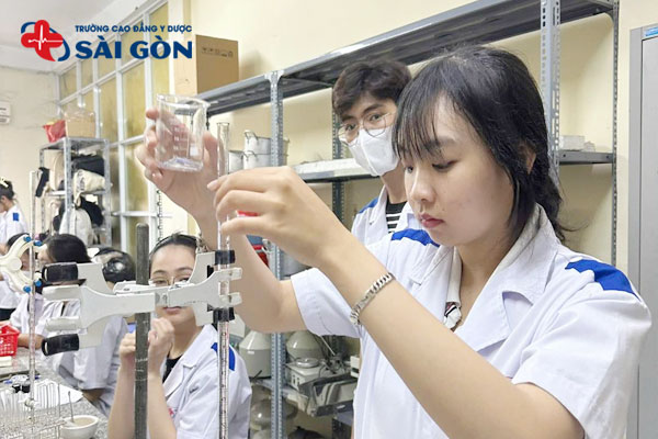 Ngành Dược khối D07 có học được không?