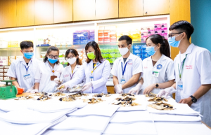 Chỉ tiêu, phương thức xét tuyển và mức độ cạnh tranh là những yếu tố có thể tác động đến điểm chuẩn
